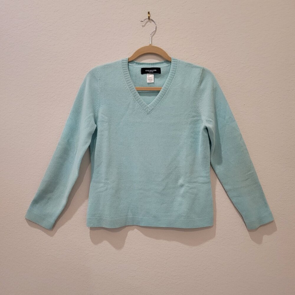 Jones New York V-neck Cashmere Sweater, size Small